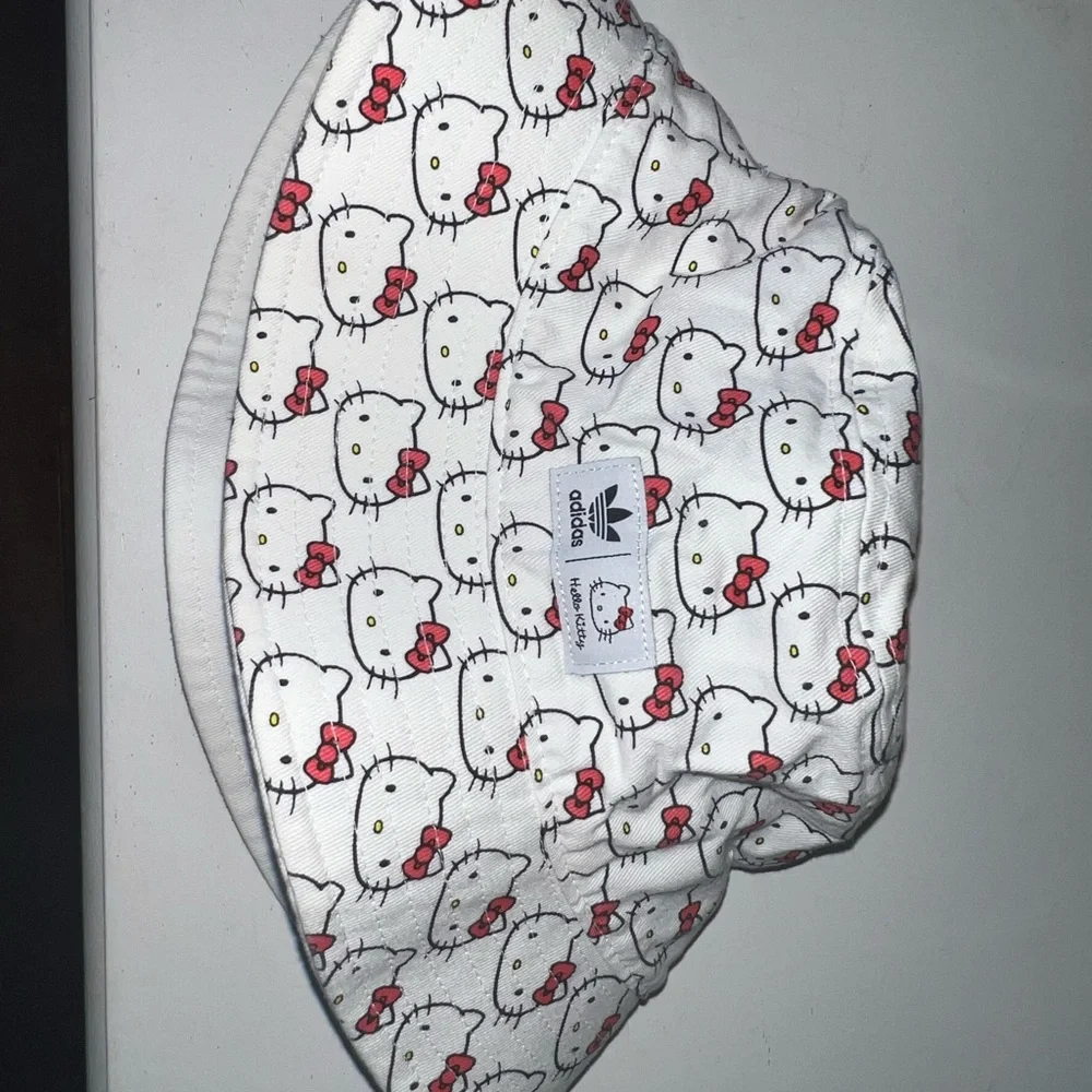 Adidas White and Red Hello Kitty Hat - Picture 1 of 5